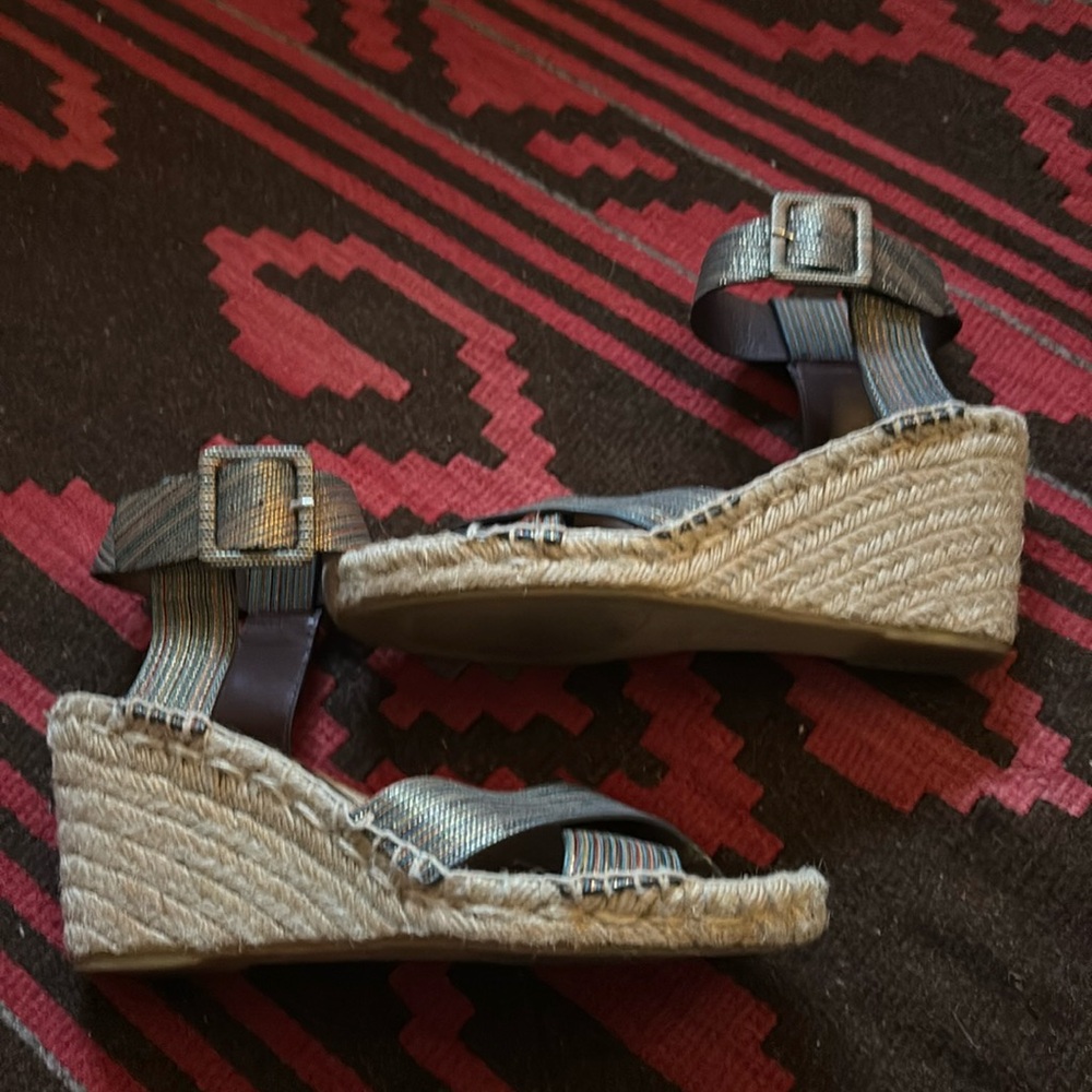 Fun, Vince dressy espadrille sandal with jute covered wedge heel.  Size 8
